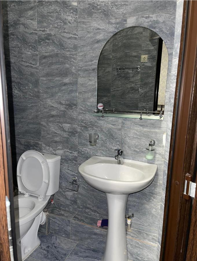 Hotel Emili Picunda Zewnętrze zdjęcie